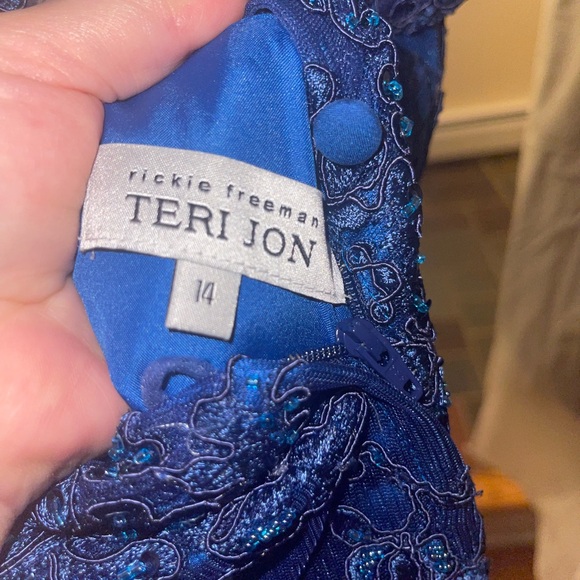 Mother of bride dress - Picture 3 of 3